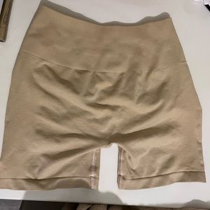 Alphalete Amplifys Shorts